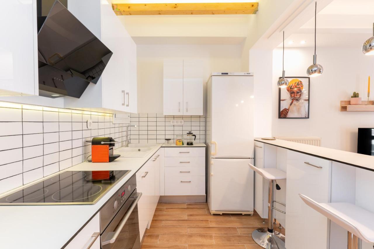Modern Apartment, Short Walk To Acropolis Sites Athens Luaran gambar