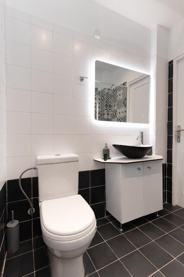 Modern Apartment, Short Walk To Acropolis Sites Athens Luaran gambar