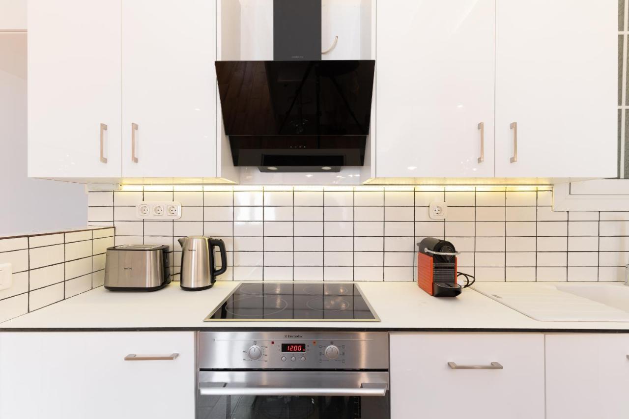Modern Apartment, Short Walk To Acropolis Sites Athens Luaran gambar