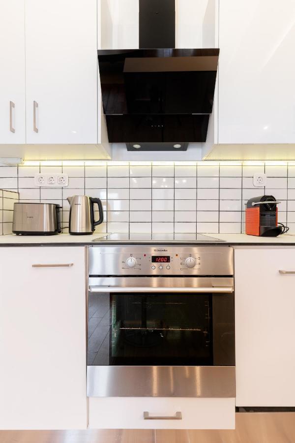 Modern Apartment, Short Walk To Acropolis Sites Athens Luaran gambar